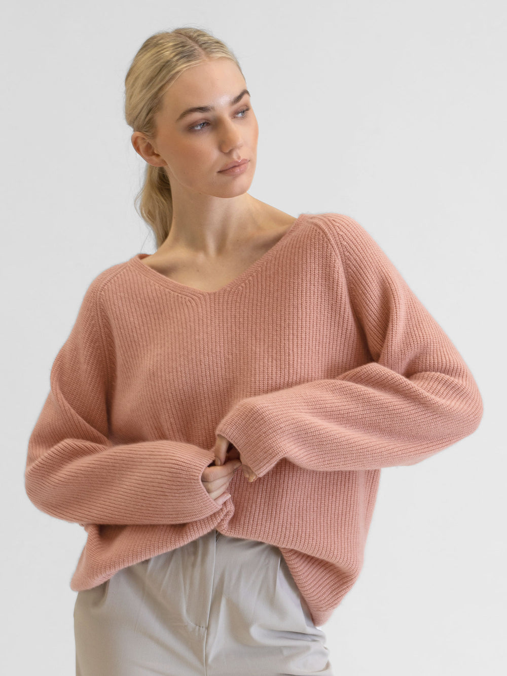 Rib knitted V-neck cashmere sweater. 100% cashmere, Scandinavian design by Kashmina.