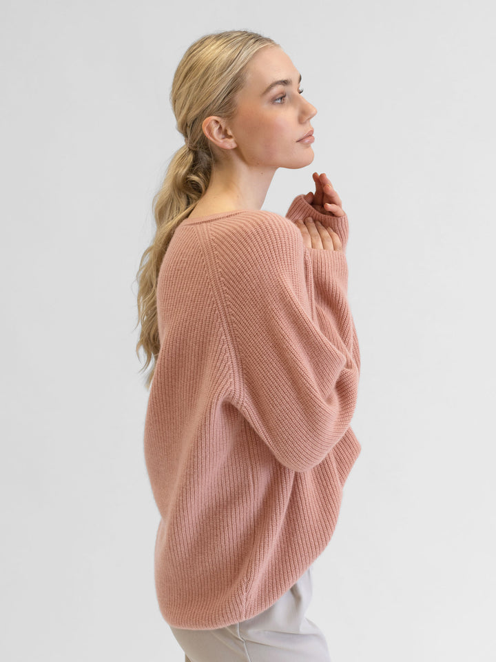 Rib knitted V-neck cashmere sweater. 100% cashmere, Scandinavian design by Kashmina.
