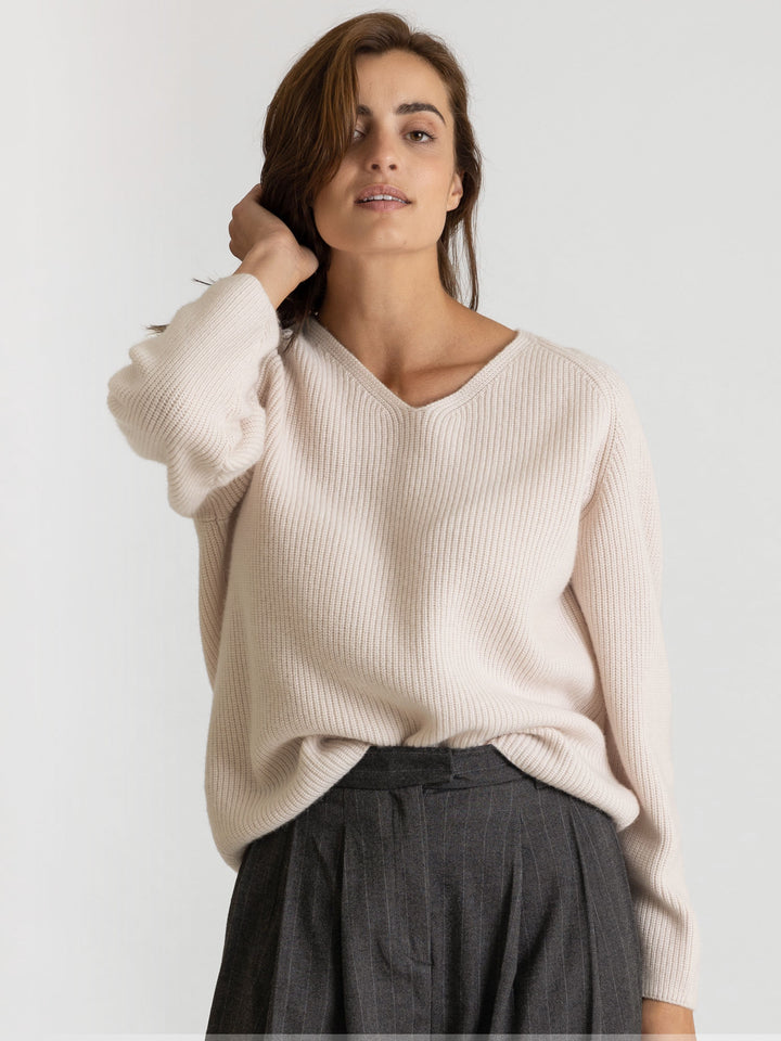 Cashmere sweater, long sleeved, rib knit, 100% pure cashmere, non itching, supersoft, warm, shell, pearl, light color