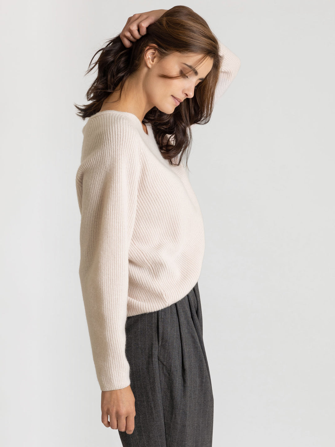 Cashmere sweater, long sleeved, rib knit, 100% pure cashmere, non itching, supersoft, warm, shell, pearl, light color