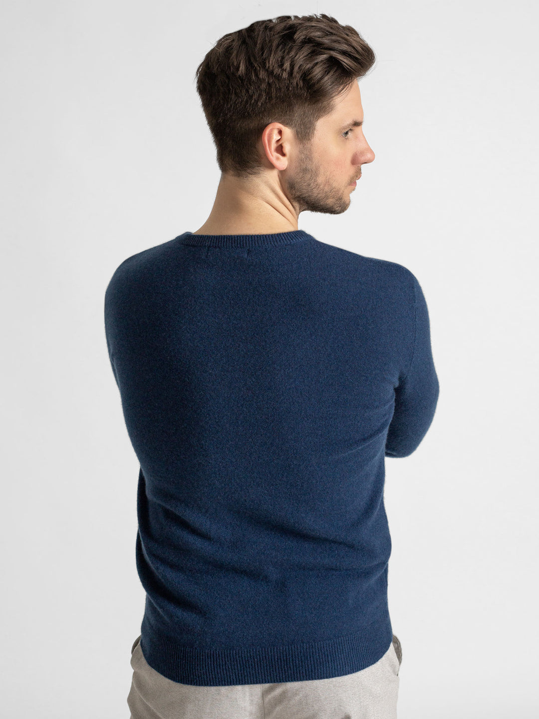 Men's cashmere sweater round neck from Kashmina, 100% cashmere Mountain blue color wool sweater