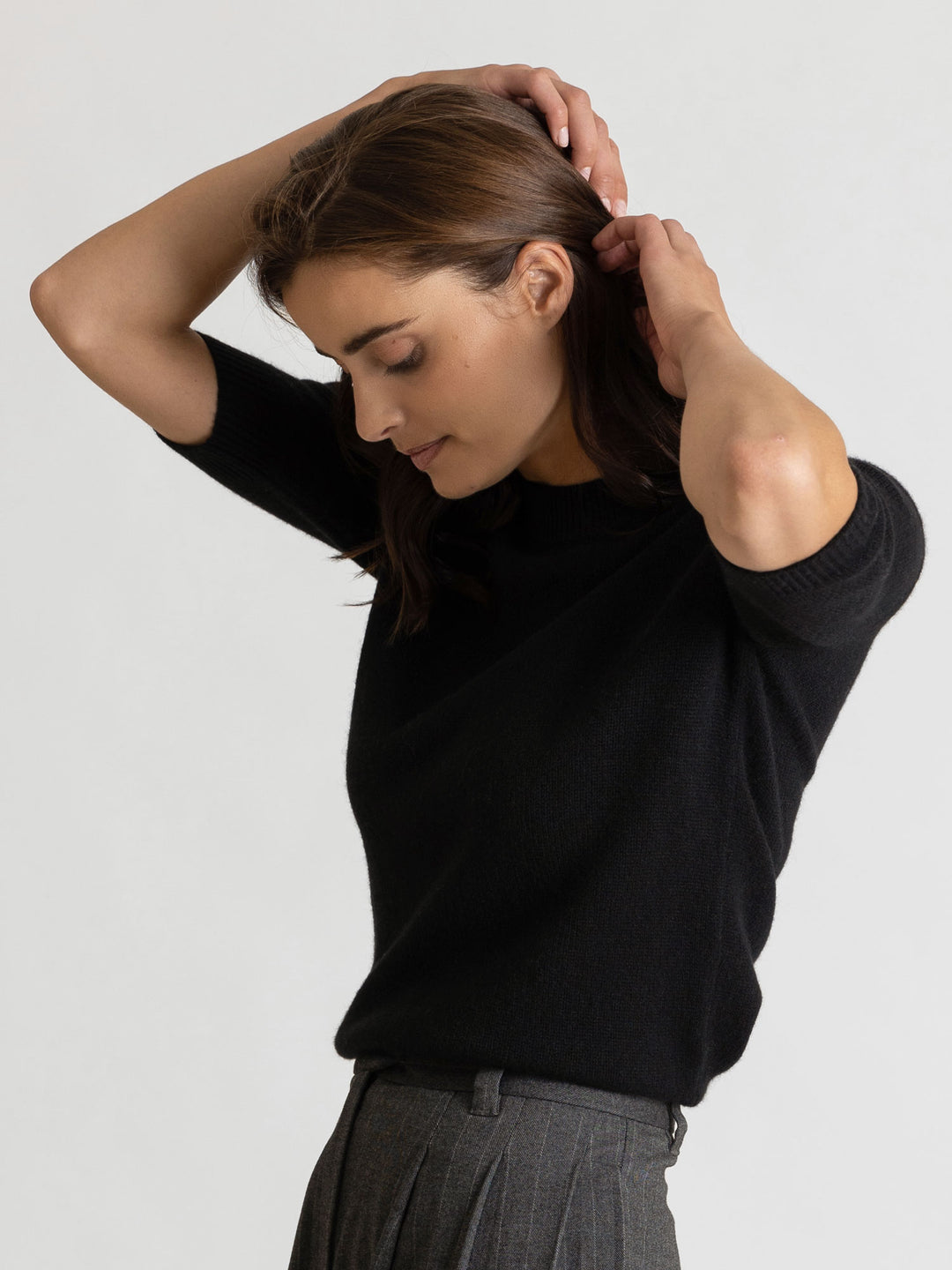 Short sleeved blac classic cashmere sweater from Kashmina Scandinavian design in 100% pure cashmere