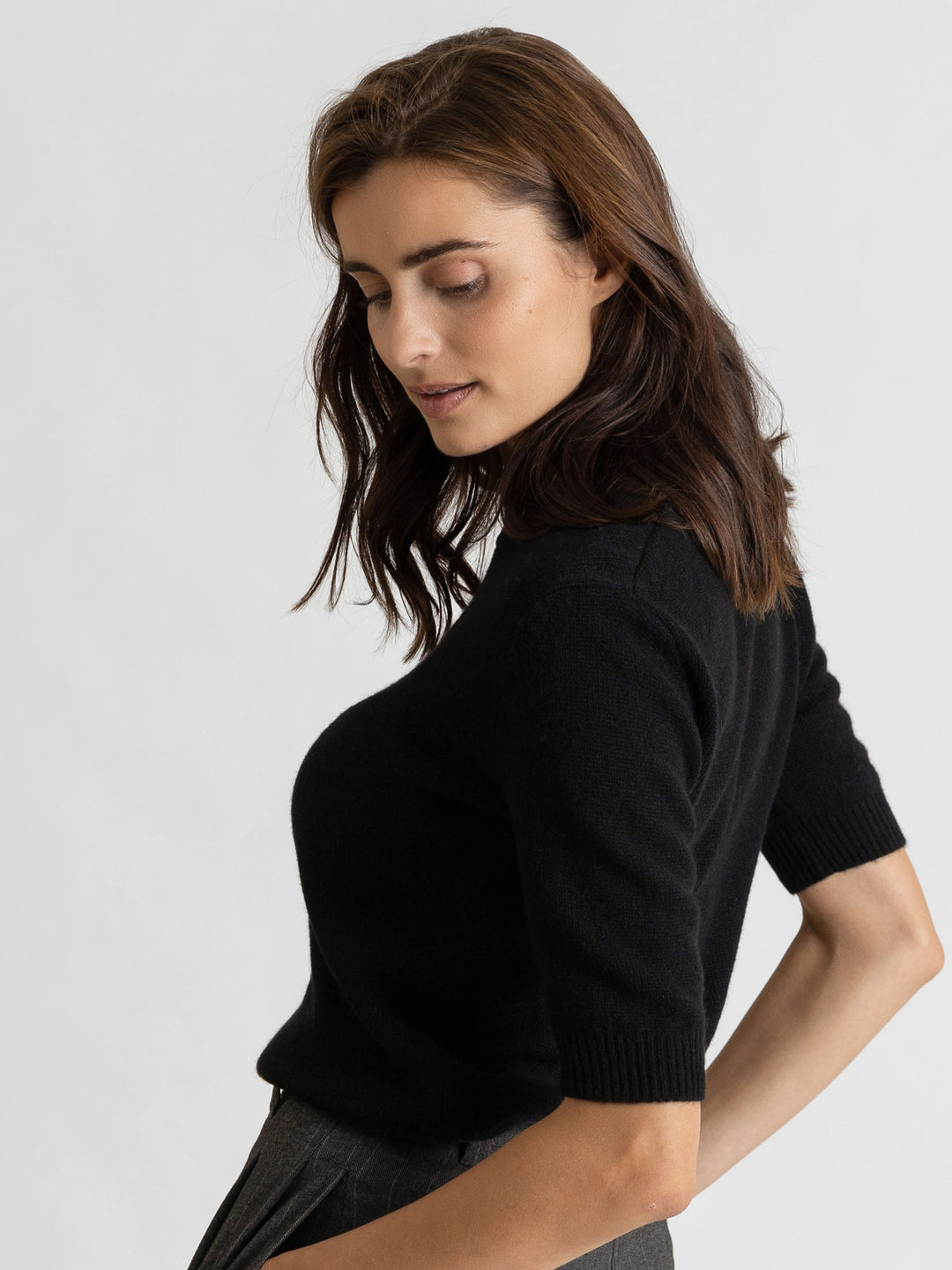 Short sleeved blac classic cashmere sweater from Kashmina Scandinavian design in 100% pure cashmere