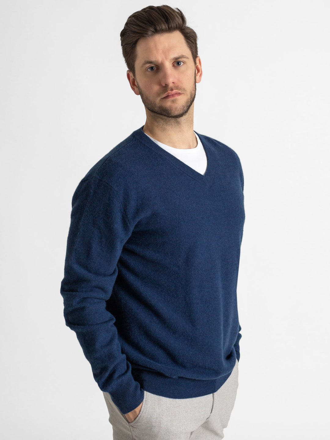 cashmere sweater v-neck men, 100% cashmere from Kashmina, mountain blue wool sweater