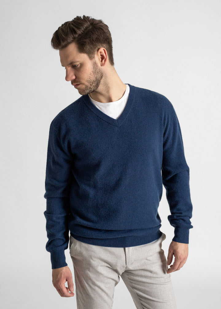 cashmere sweater v-neck men, 100% cashmere from Kashmina, mountain blue wool sweater