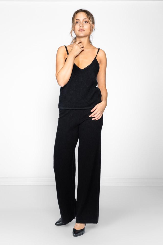 Cashmere wool pants "Classic Pants" in 100% cashmere wool. Color: Black. Scandinavian design by Kashmina.
