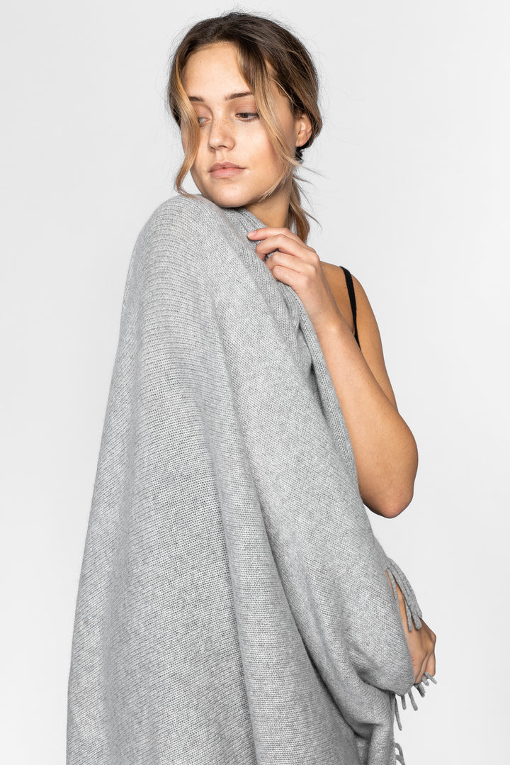 Cashmere blanket "LUX" in 100% pure cashmere by Kashmina, sand color / brown..