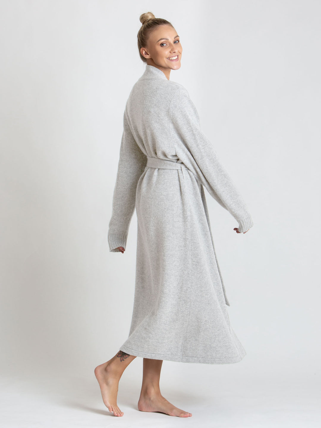 cashmere robe from kashmina, 100% pure cashmere wool, comfort, light grey