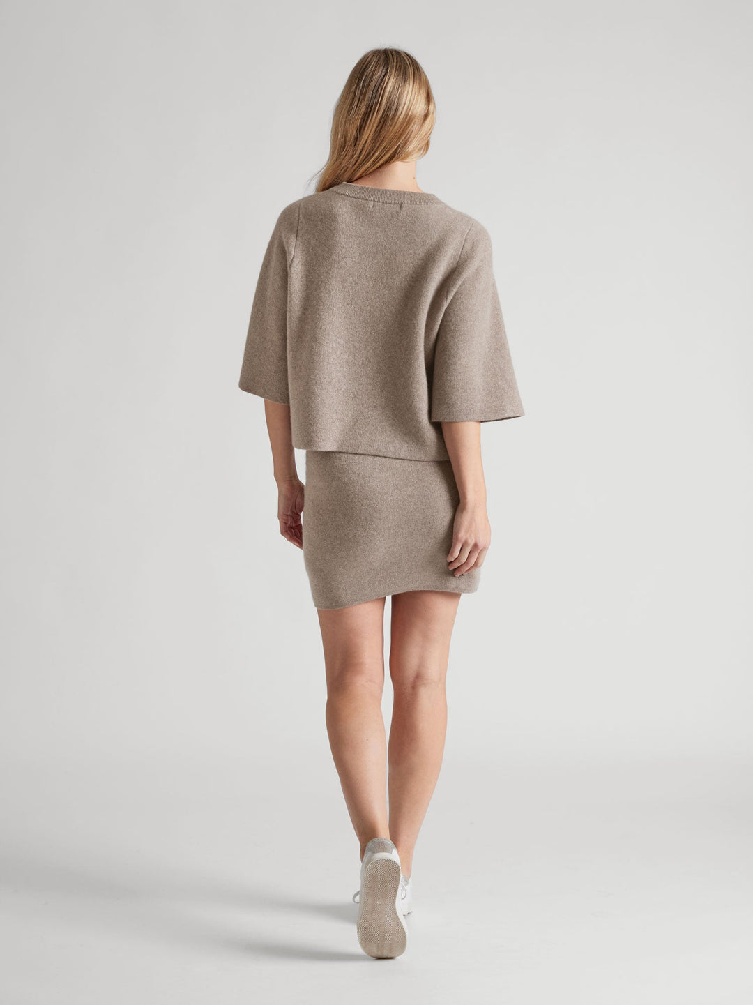Cashmere skirt "Olava" in 100% pure cashmere. Scandinavian design by Kashmina. Color: Toast.
