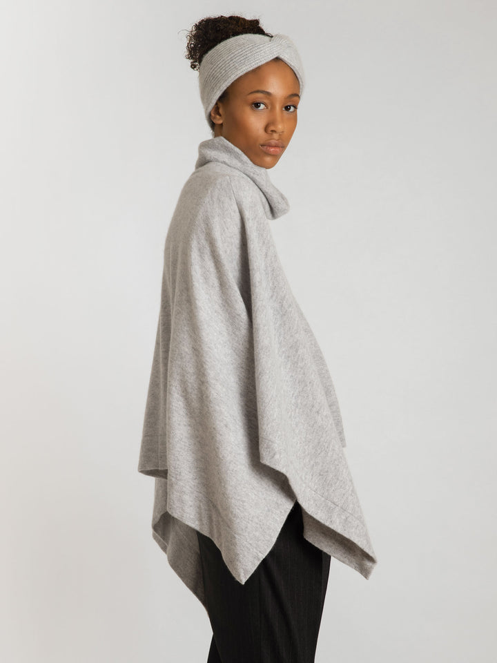 cashmere poncho, turtle neck, light grey in 100% pure cashmere. Scandinavian design.